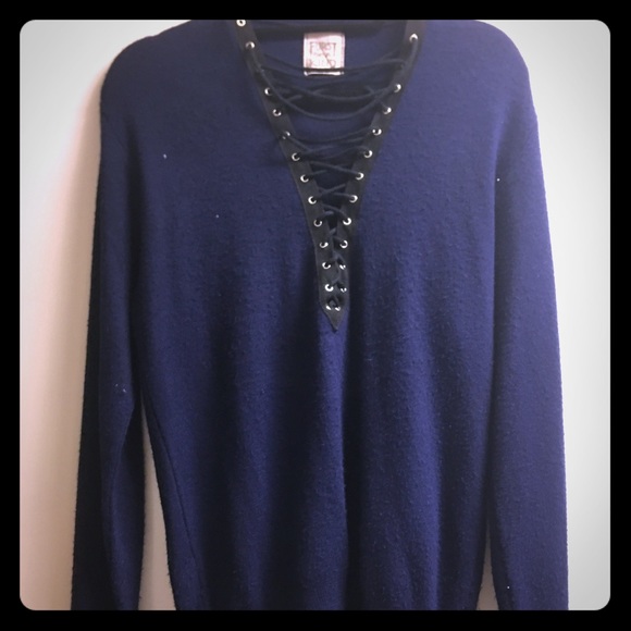 LF Lace Up Sweater Size Medium - Picture 2 of 3